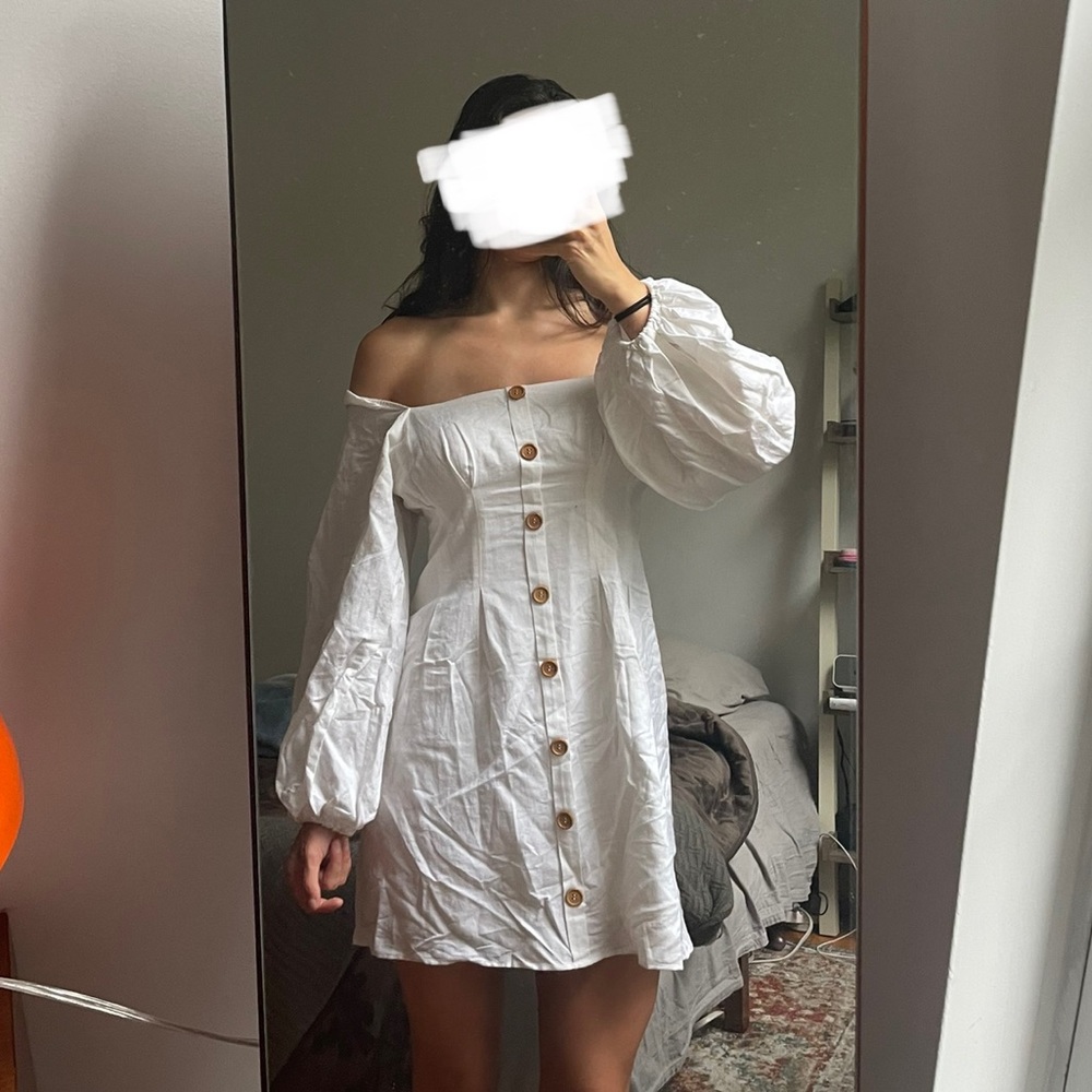 Sabo Skirt White Off Shoulder Dress (L)